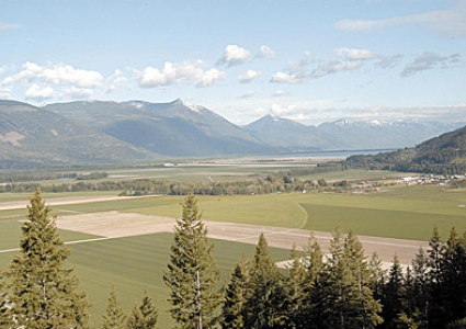 Creston lies in a fertile valley.