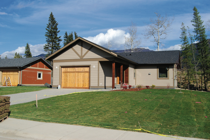 A photo of a modest home on Whiskey Jack Resort near Sparwood.